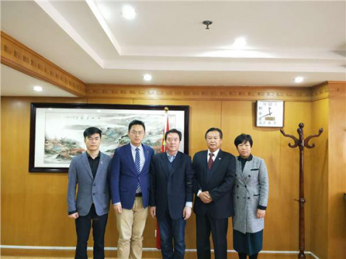 徐開(kāi)信副主任與南澳洲江蘇商會(huì)吳弘毅會(huì)長(zhǎng)一行合影留念