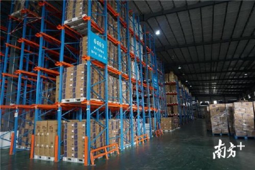 大廣海灣保稅物流中心，4座倉庫暫作普通倉庫投入使用。張泳渝 攝