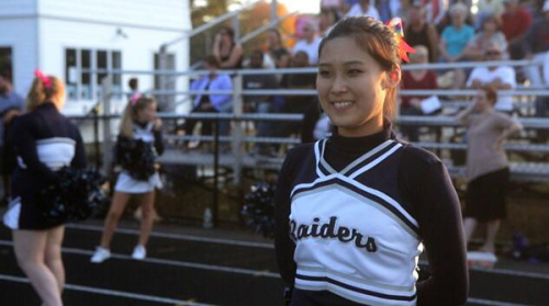 朱心怡在美國(guó)做拉拉隊(duì)員