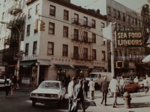 1984年勿街55號拐角處。(陳翠蘭提供)