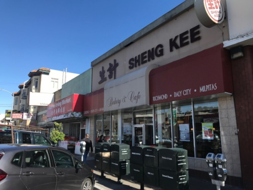 著名的“生計”餅店在舊金山灣區(qū)已增至13家分店，第一家店就是1980年在日落區(qū)安榮街開張，經(jīng)營至今。(美國《世界日報》／李秀蘭 攝)