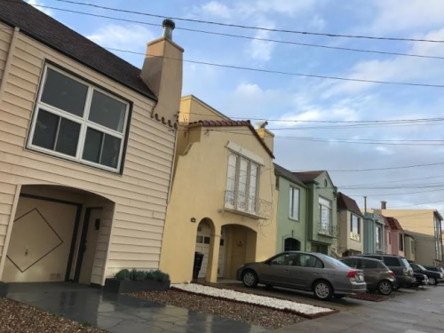 目前日落區(qū)的單家庭住宅售價，一般都已超過150萬美元。(美國《世界日報》／李秀蘭 攝)