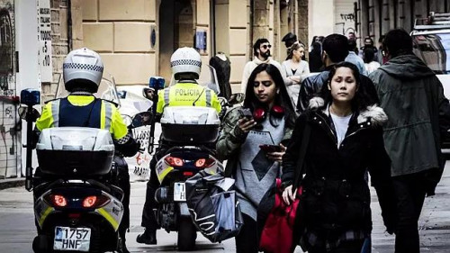 　警察在街上巡邏(來源：《先鋒報(bào)》)