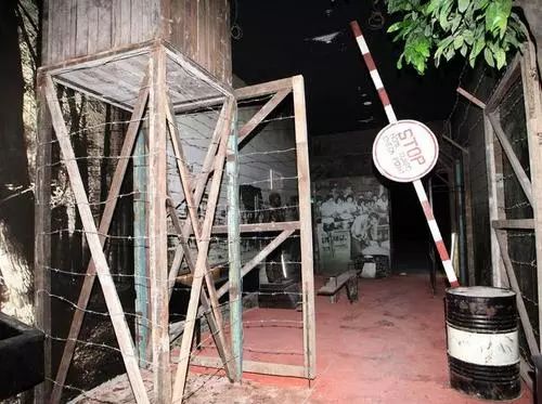 博物館還原早期戒嚴(yán)區(qū)展覽設(shè)計，十分逼真，讓參觀者仿佛置身其中。(圖片來自星洲日報)