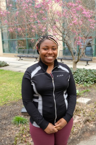 裴麗佳現(xiàn)為拉瓜地亞小區(qū)學(xué)院學(xué)生。(記者朱澤人╱攝影)