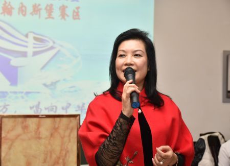 黃晶晶團(tuán)長介紹賽事情況。