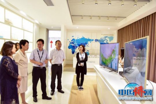 隋軍一行調(diào)研寧波激智科技有限公司?！『问Y勇 攝