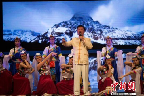 演出現(xiàn)場(chǎng)。　王曉童 攝