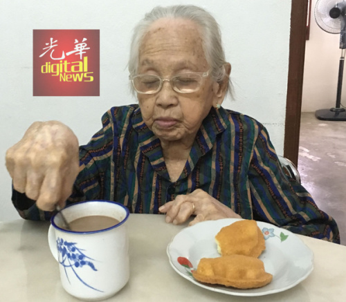 洪亞嬤的簡單早餐。（馬來西亞《光華日報》）