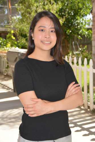 東谷市華裔尤煜琳宣布參選市議員。(美國《世界日?qǐng)?bào)》/啟鉻 攝)