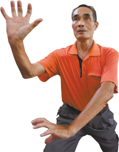 何東成打洪拳已有50年。