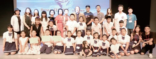 參加比賽的部分選手、評委及嘉賓合影。(圖片來源：《歐洲時報》 辰爍 攝)