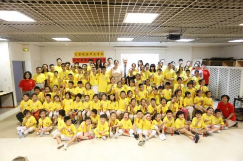 楊進(jìn)公參與參加匯演的學(xué)生、教師等合影。