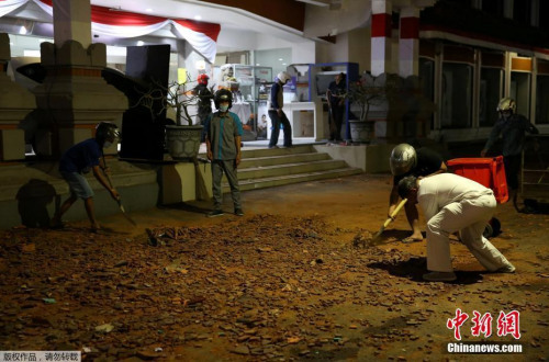 資料圖：地震發(fā)生后，印尼官方發(fā)布黃色海嘯預(yù)警，21時(shí)25分該海嘯預(yù)警解除。