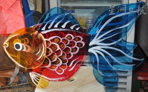 記憶中的大魚傳統(tǒng)燈籠。（馬來西亞《星洲日?qǐng)?bào)》）