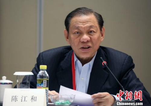 資料圖：新加坡金鷹集團主席陳江和在發(fā)言中。　任海霞　攝