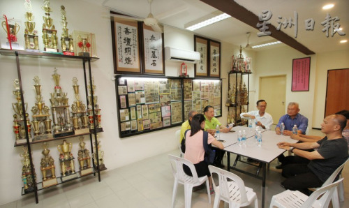 駱錦陶文物館內(nèi)收納了駱老師服務(wù)教育界多年來(lái)的成就。（馬來(lái)西亞《星洲日?qǐng)?bào)》）