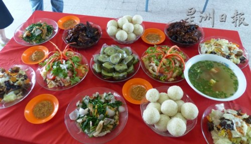 海南會館婦女組精心準備的海南菜肴，傳承文化不遺余力。（馬來西亞《星洲日報》）