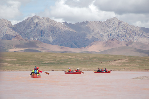 長(zhǎng)江源獨(dú)木舟漂流的勇士們(二)。