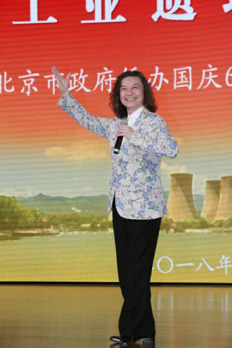 日本京劇院院長吳汝俊表演京劇。