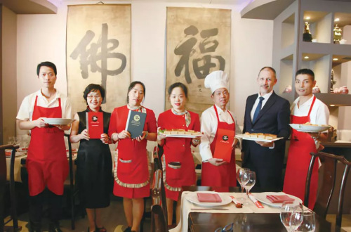 China Té的工作人員團(tuán)隊(duì)。（圖片來(lái)源：《歐洲時(shí)報(bào)》邵依妮/ 攝）