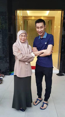 萬·阿齊扎·萬·伊斯梅爾在社交媒體上載照片指出，很高興見到李宗偉成功抗癌，希望他完全康復(fù)。（馬來西亞《中國報》）