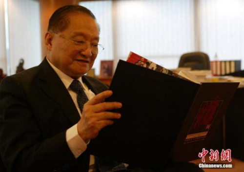 資料圖：2007年6月28日，金庸先生在香港接受<a target='_blank' >中新社</a>記者專訪。<a target='_blank' >中新社</a>記者 任海霞 攝