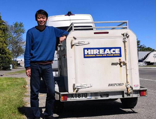 埃里克隨后找到了被盜的行李車，但里面超過一半的行李卻不見了