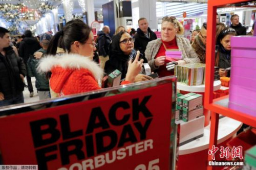 資料圖：歐美國家“黑五”打折季盛況。