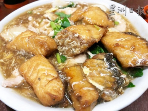 豬仔魚肉炒大板。（馬來西亞《星洲日報(bào)》）