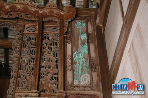 老宅精美的雕花?！×栝?攝