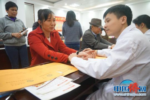 圖為義診現(xiàn)場?！↑S試鵬 攝