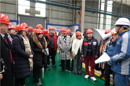 12月11日，“海外華文媒體安徽行”采風(fēng)團(tuán)深入馬鞍山鋼廠區(qū)調(diào)研。&nbsp;記者 周乾憲