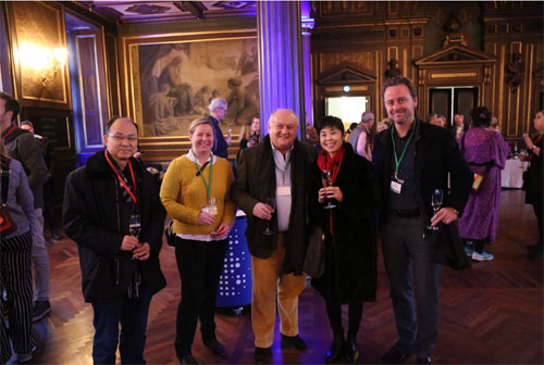 中國駐丹麥大使館科技處彭斯震參贊，文化處吉莉莉，點(diǎn)亮哥本哈根承辦單位KCC總裁John Hansen在哥本哈根燈節(jié)和2019點(diǎn)亮哥本哈根啟動(dòng)儀式上