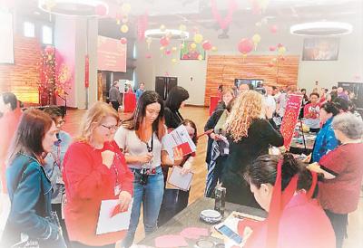 　　孟菲斯孔子學院在圣裘德兒童研究院開展中國新年慶祝活動。