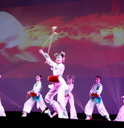 舞蹈《長穗花鼓》。