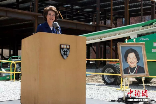 資料圖：趙小蘭在趙朱木蘭中心大樓封頂儀式上致辭。阮煜琳 攝