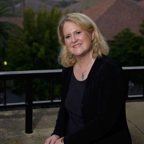 斯坦福大學(xué)英文系教授謝莉•費(fèi)舍金