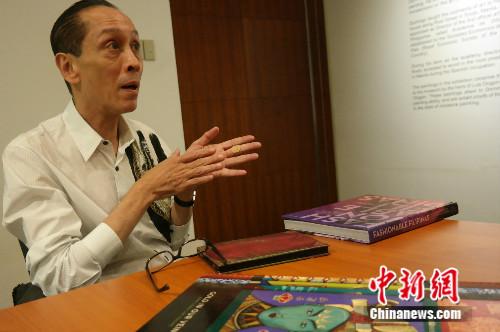 希金斯說：“在我的眼中，古老的也是時(shí)尚的；東西方文明始終相互吸引、對(duì)話、融合，不曾中斷?！标P(guān)向東 攝