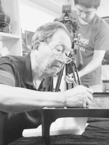 工作組拍攝福建省工藝美術(shù)大師林源。