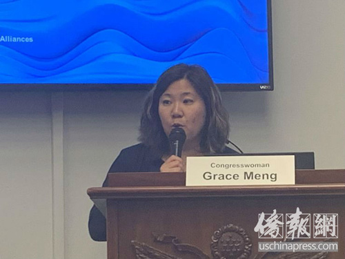 華裔眾議員孟昭文出席報告會并致辭，強調(diào)亞太裔個性研究報告的必要性。(僑報記者徐一凡攝)