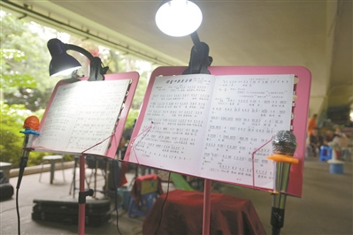 廣州沙面，“大戲”每周四準(zhǔn)時(shí)上演。