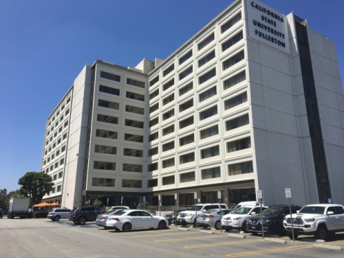 死者生前工作辦公大樓。(美國《世界日報(bào)》／啟鉻 攝)