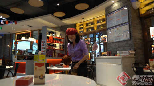 肉骨茶里的云南情。記者 李文君 攝