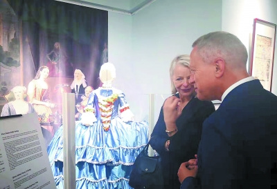 圖為17—21世紀(jì)丹麥王公貴族織繡品：恭王府博物館特展”活動(dòng)現(xiàn)場(chǎng)。馮倩/攝