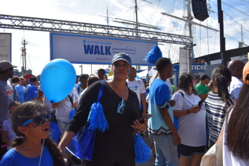 “2019紐約市自閉癥發(fā)聲健走”9月15日在曼哈頓下城登場(chǎng)。(美國《世界日?qǐng)?bào)》/顏嘉瑩 攝)