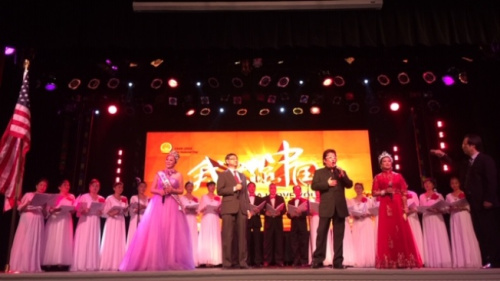 活動(dòng)現(xiàn)場(chǎng)氣氛十分熱烈。(美國(guó)《世界日?qǐng)?bào)》/馮鳴臺(tái) 攝)