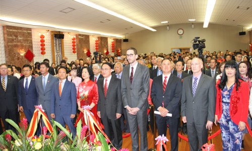 招待會(huì)現(xiàn)場(chǎng)奏中美兩國國歌 駐舊金山總領(lǐng)館供圖