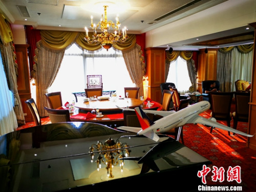 圖為陳永栽夫婦自家的馬尼拉世紀(jì)花園酒店19樓的總統(tǒng)套房。<a target='_blank' >中新社</a>發(fā) 梁鈺 攝