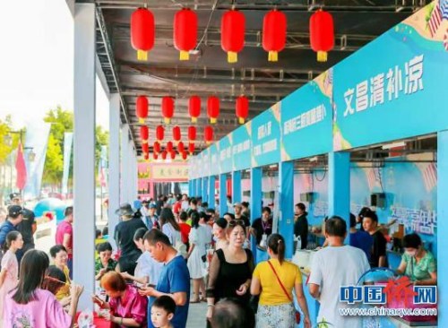 文昌美食展銷吸引不少游客前往品嘗?！≈鬓k方供圖　攝